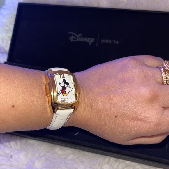 Invicta Accessories - Limited addition Disney Mickey Mouse by invicta leather straps can change up